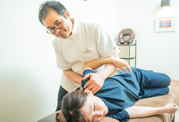 MAKANA整体サロングループの腰痛の施術